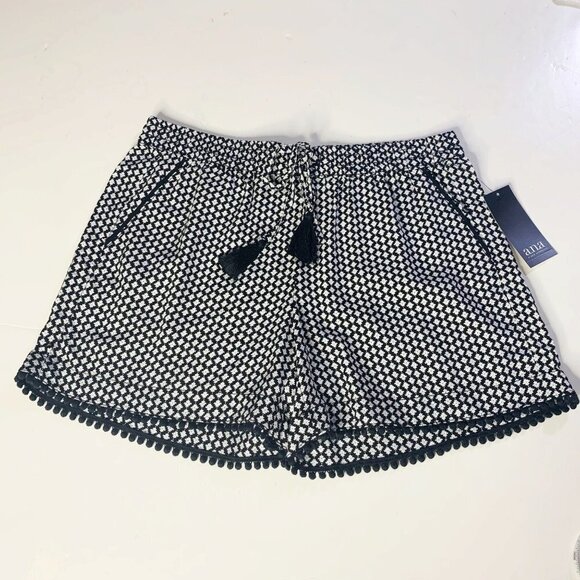 a.n.a. Black & White Geometric Flower Print New - Picture 1 of 8